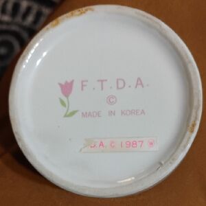 FTDA White Ceramic Dish